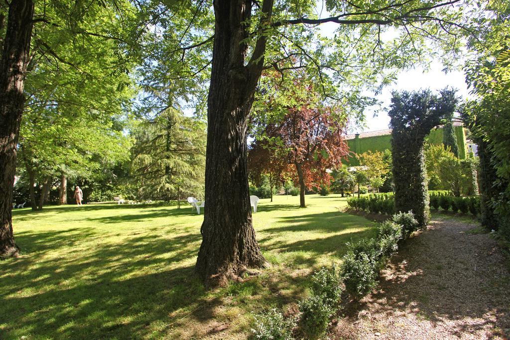 Logis Hotel Restaurant Les Norias Cazilhac  Bagian luar foto