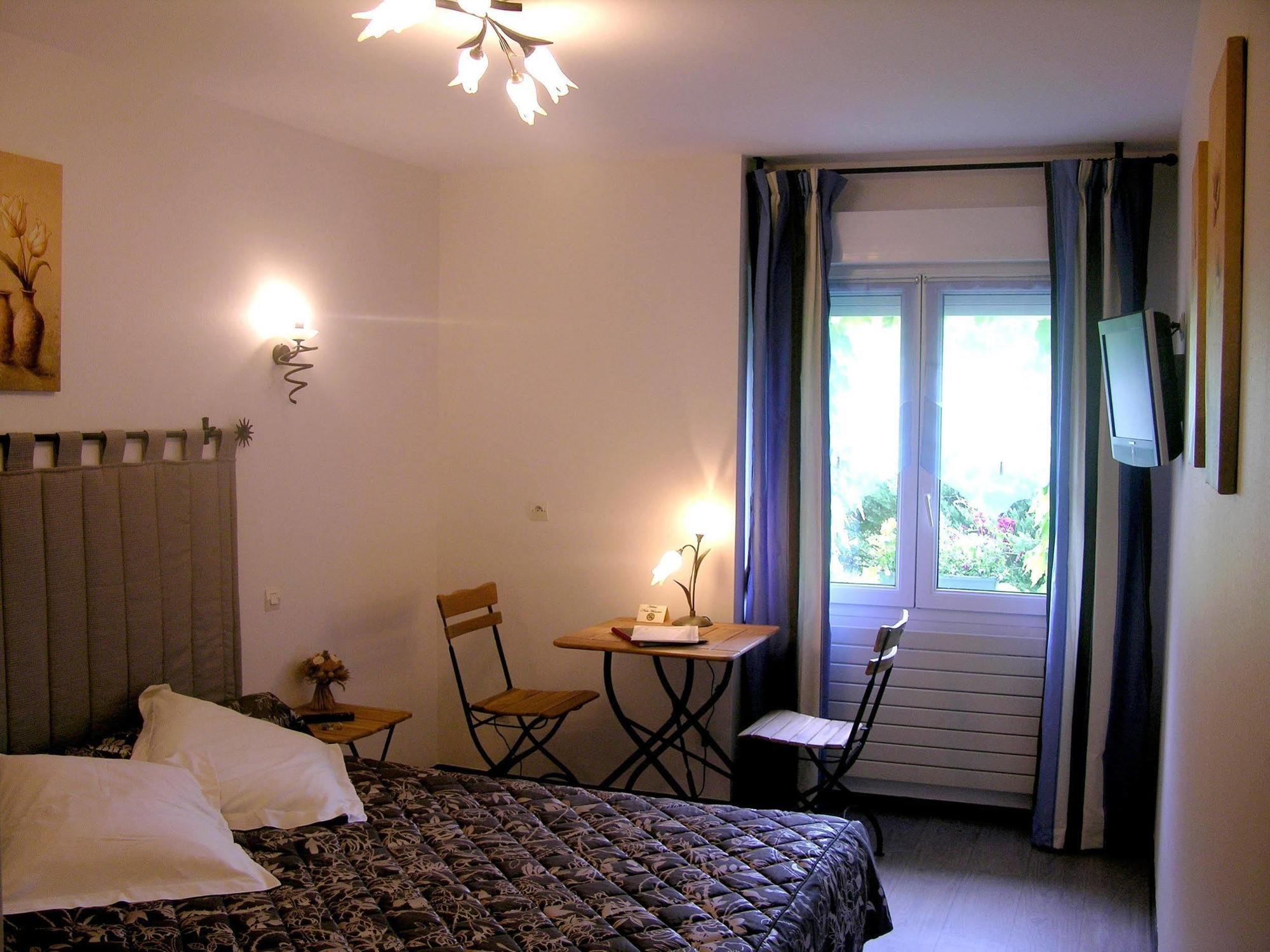 Logis Hotel Restaurant Les Norias Cazilhac  Bagian luar foto