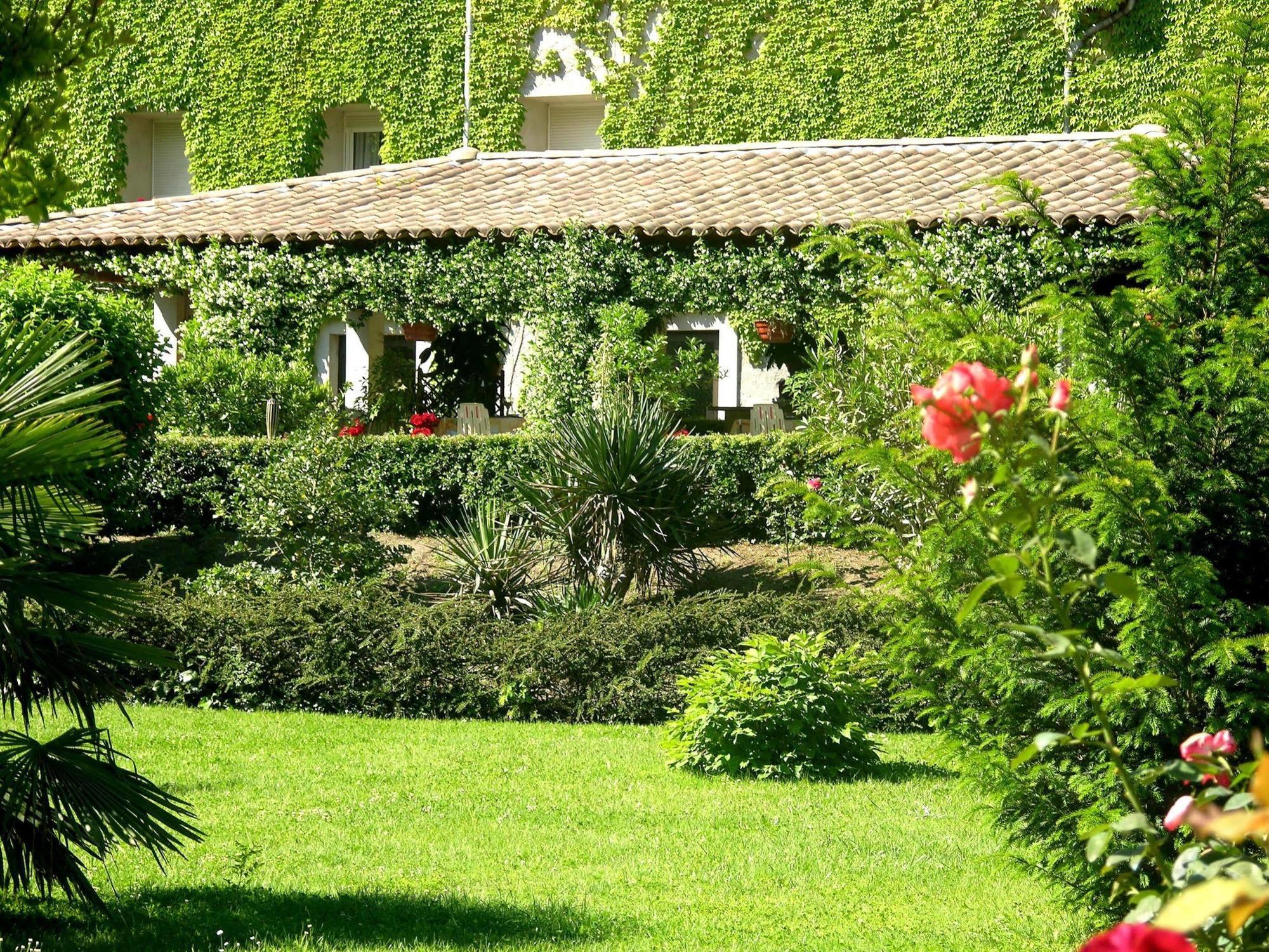 Logis Hotel Restaurant Les Norias Cazilhac  Bagian luar foto
