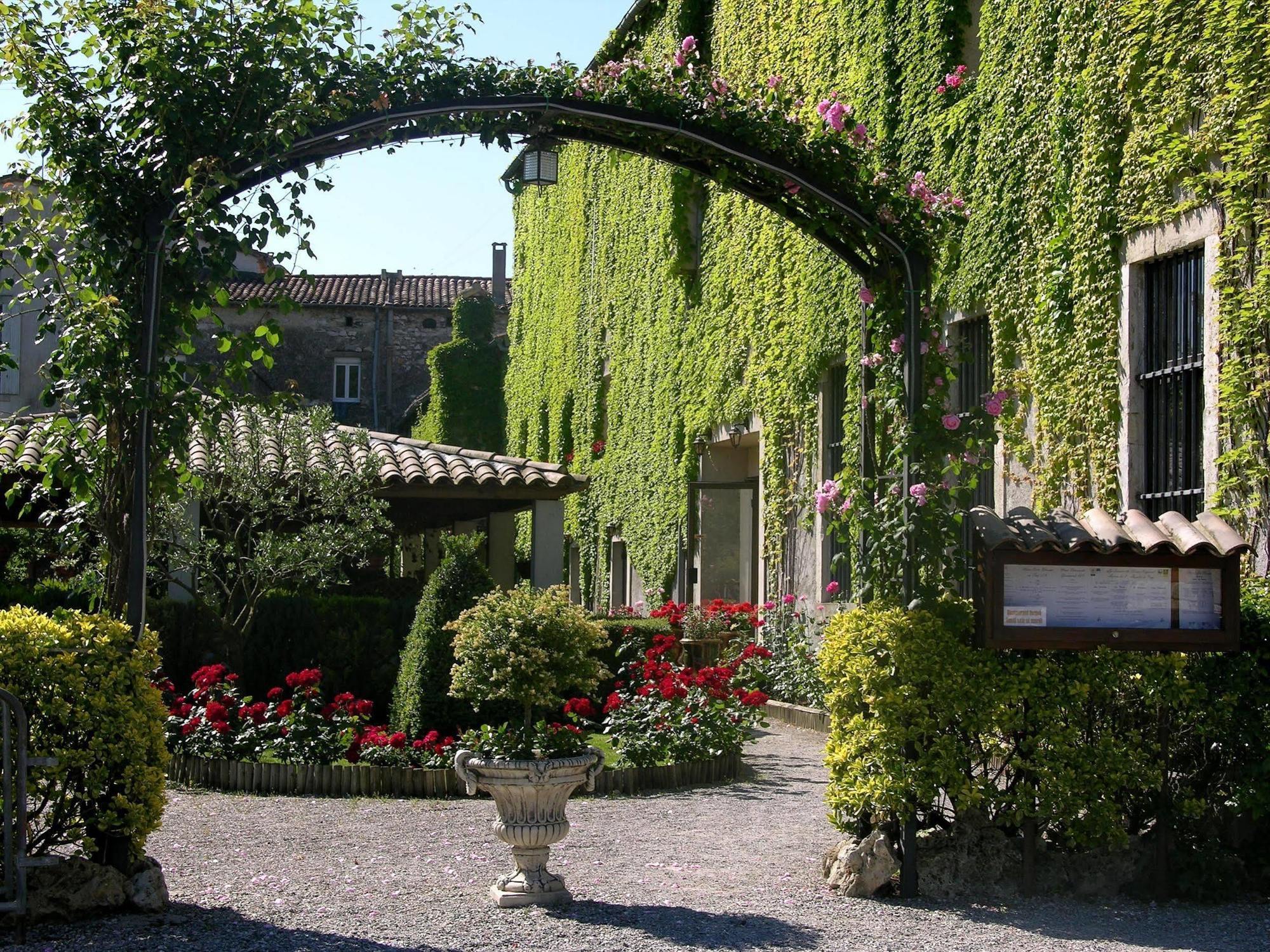 Logis Hotel Restaurant Les Norias Cazilhac  Bagian luar foto