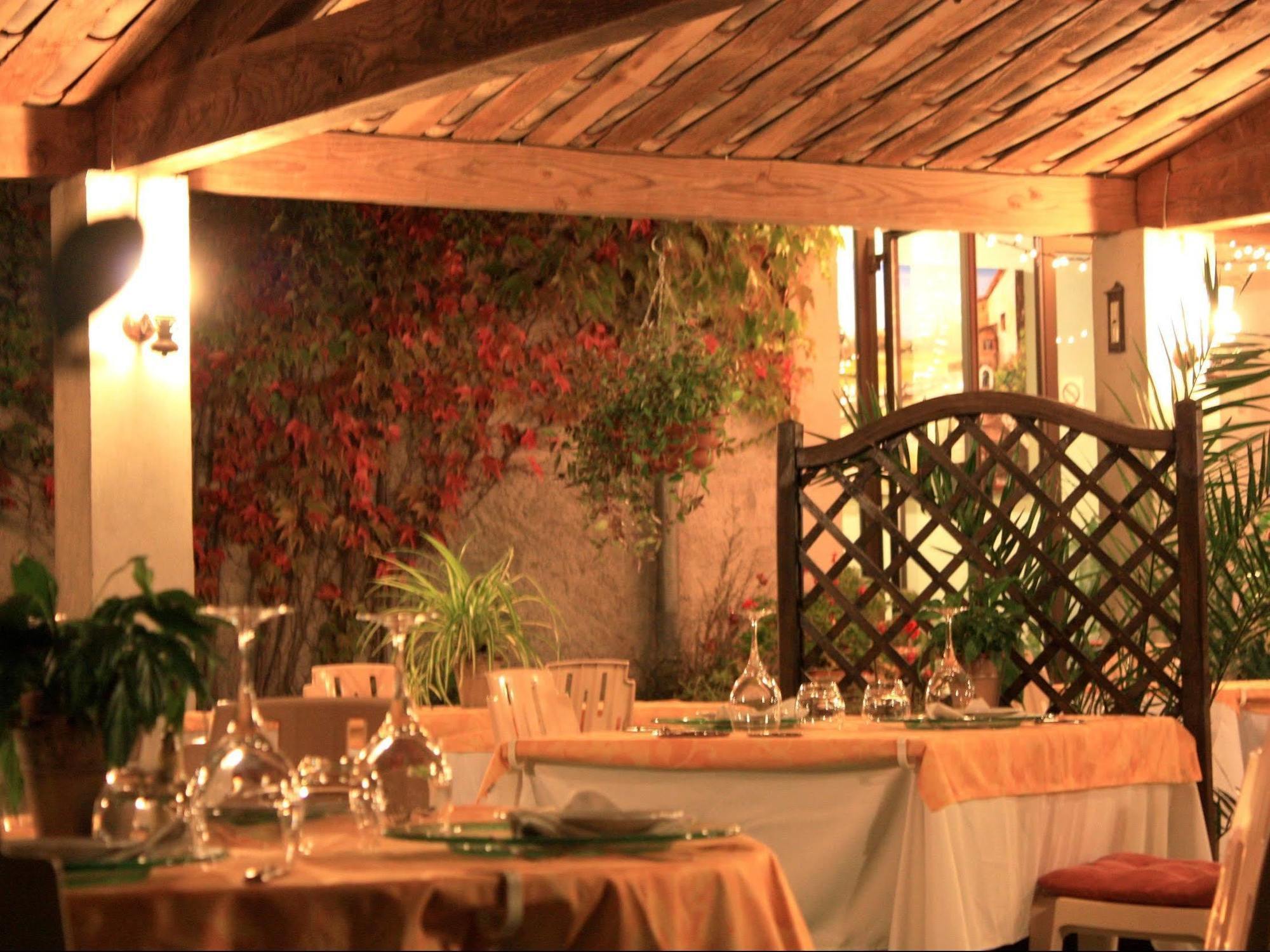 Logis Hotel Restaurant Les Norias Cazilhac  Bagian luar foto